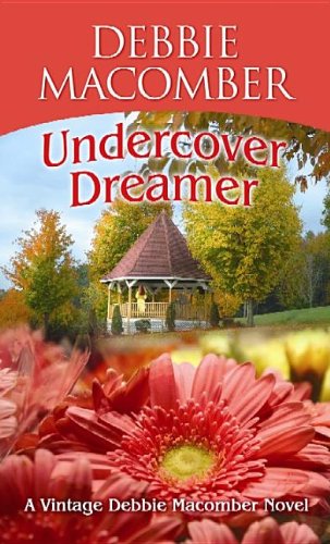 Undercover Dreamer (Center Point Large Print)